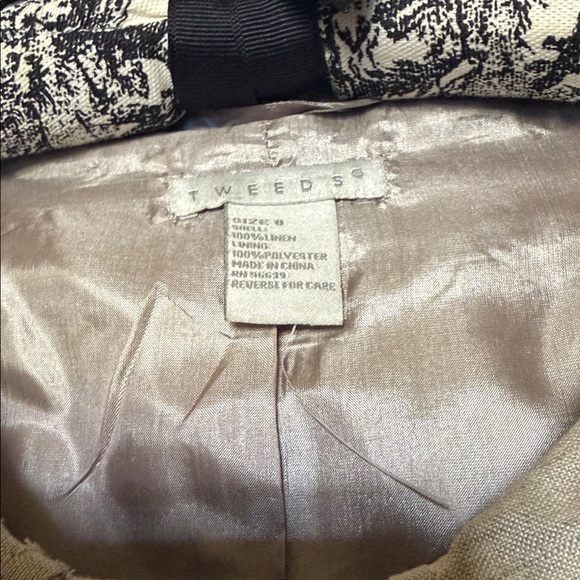 Tweeds Taupe Gray  Linen Jacket with Button Details - Picture 2 of 6